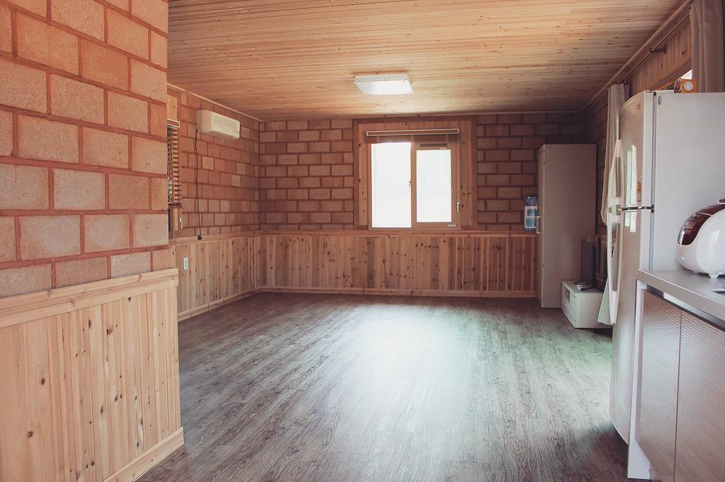 פוהאנג Tobang Red Clay Pension מראה חיצוני תמונה